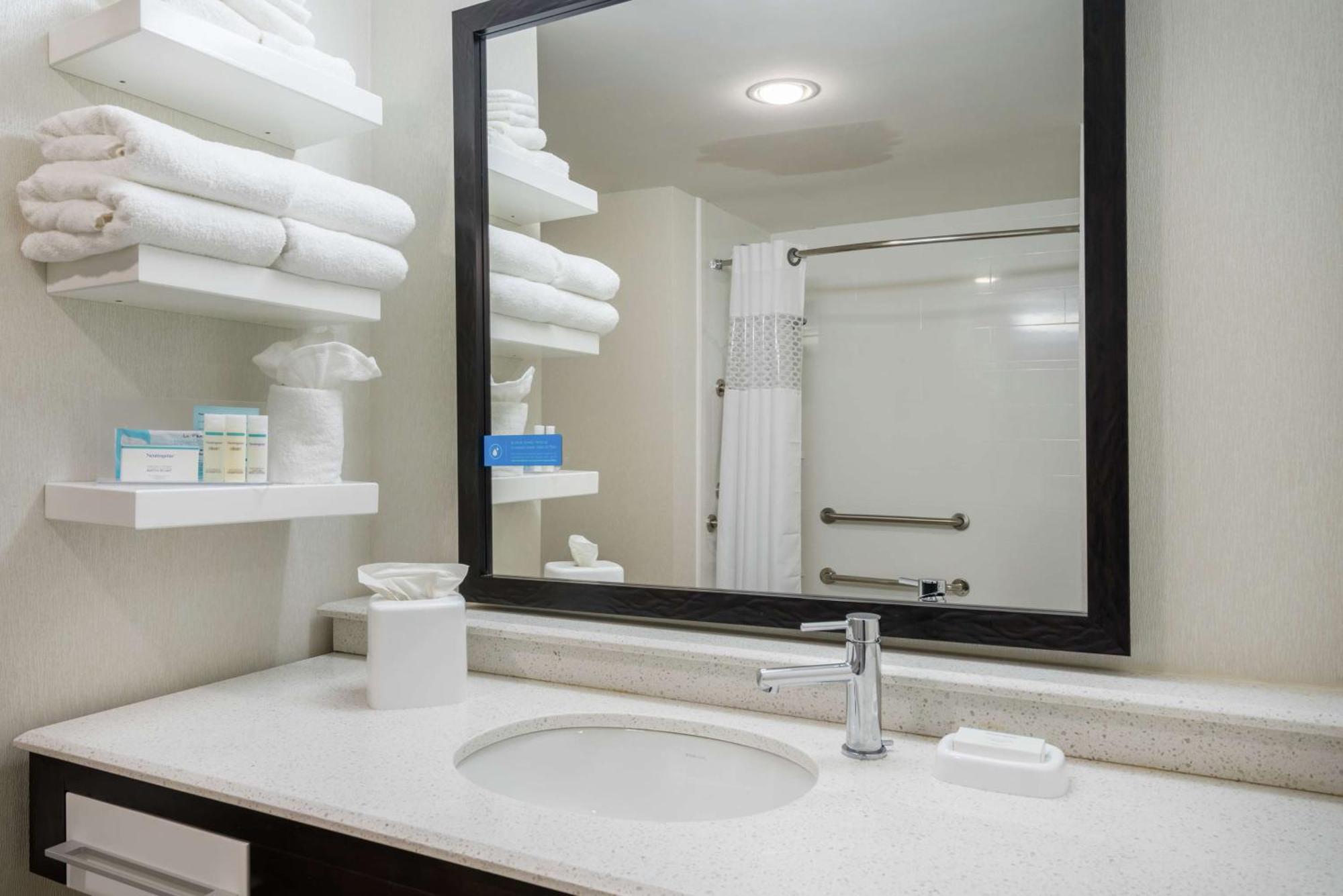 Hampton Inn By Hilton Oxford, Me Екстер'єр фото