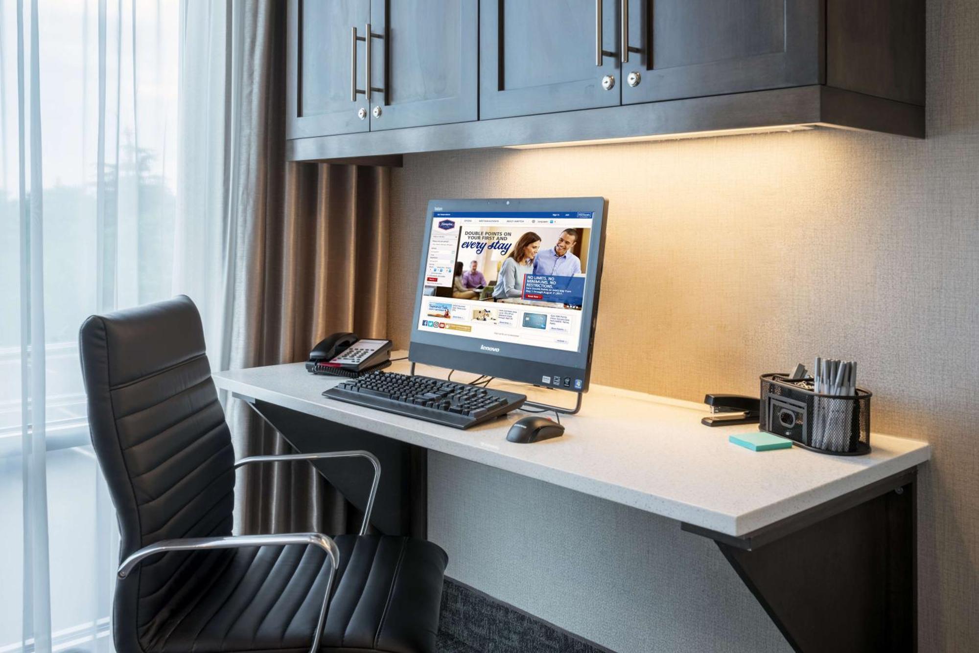 Hampton Inn By Hilton Oxford, Me Екстер'єр фото
