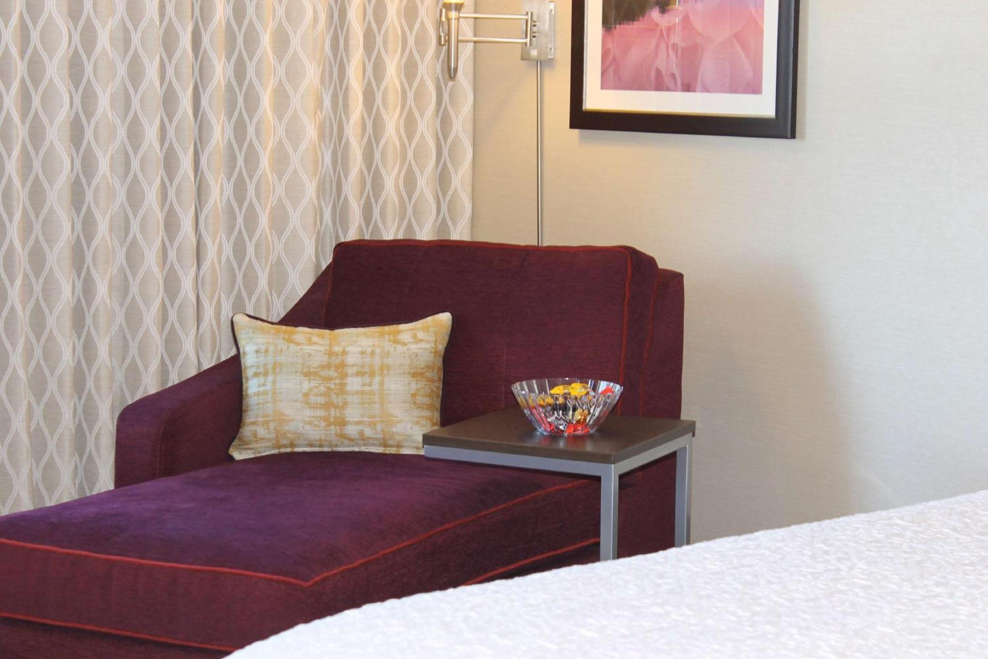 Hampton Inn By Hilton Oxford, Me Екстер'єр фото